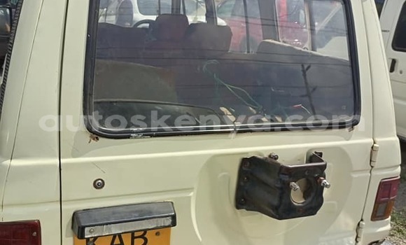 Nunua Ilio tumika Mitsubishi Pajero Beige Gari ndani ya Nairobi nchini Nairobi Nunua Ilio tumika Mitsubishi Pajero Beige Gari ndani ya Nairobi nchini Nairobi