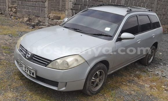 Oofamaa Nissan Wingroad Silver Makiinaa iti Nairobi keessatti Nairobi keessatti