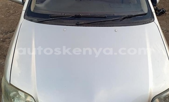 Oofamaa Toyota Corolla Silver Makiinaa iti Nairobi keessatti Nairobi keessatti
