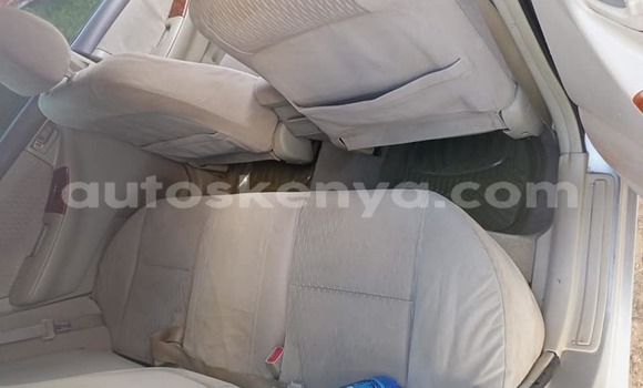 Nunua Ilio tumika Toyota Corolla Fedha Gari ndani ya Nairobi nchini Nairobi Nunua Ilio tumika Toyota Corolla Fedha Gari ndani ya Nairobi nchini Nairobi