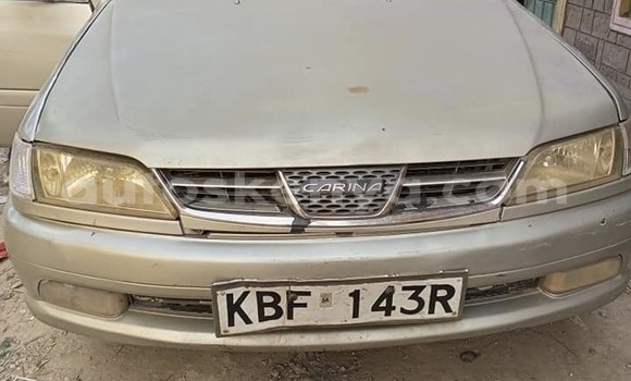 Nunua Ilio tumika Toyota Carina Beige Gari ndani ya Nairobi nchini Nairobi