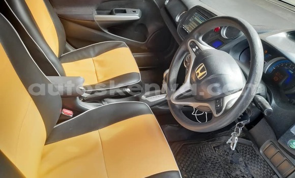 Nunua Ilio tumika Honda Insight Nyeusi Gari ndani ya Nairobi nchini Nairobi Nunua Ilio tumika Honda Insight Nyeusi Gari ndani ya Nairobi nchini Nairobi