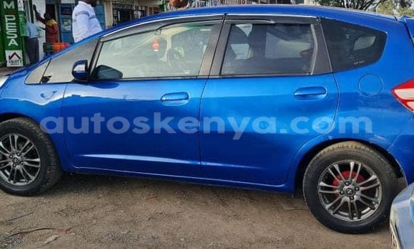 Nunua Ilio tumika Honda Fit Bluu Gari ndani ya Nairobi nchini Nairobi