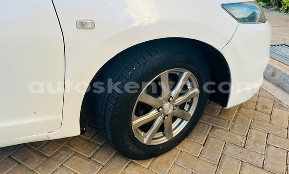 Nunua Ilio tumika Honda Insight Nyeupe Gari ndani ya Nairobi nchini Nairobi Nunua Ilio tumika Honda Insight Nyeupe Gari ndani ya Nairobi nchini Nairobi