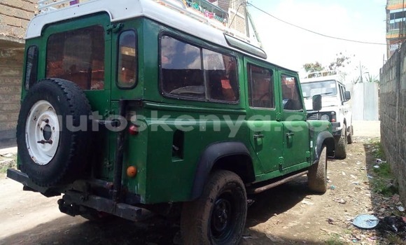 Nunua Ilio tumika Land Rover Defender Kijani Gari ndani ya Nairobi nchini Nairobi Nunua Ilio tumika Land Rover Defender Kijani Gari ndani ya Nairobi nchini Nairobi