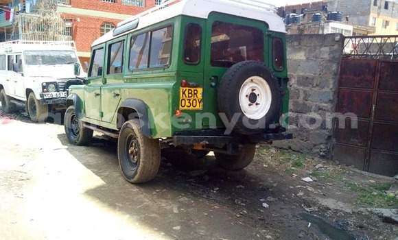 Nunua Ilio tumika Land Rover Defender Kijani Gari ndani ya Nairobi nchini Nairobi Nunua Ilio tumika Land Rover Defender Kijani Gari ndani ya Nairobi nchini Nairobi