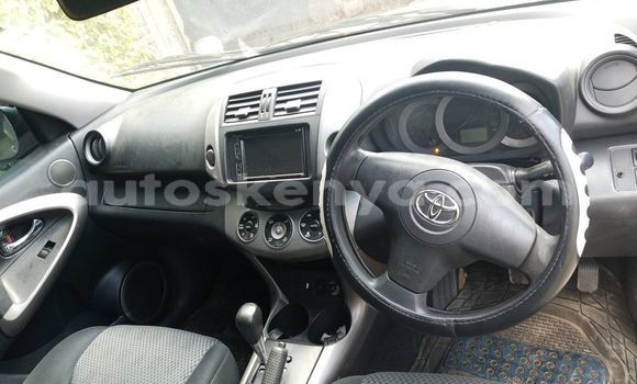 Oofamaa Toyota RAV4 Silver Makiinaa iti Nairobi keessatti Nairobi keessatti Oofamaa Toyota RAV4 Silver Makiinaa iti Nairobi keessatti Nairobi keessatti