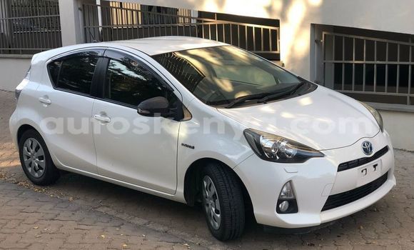 Oofamaa Toyota Aqua Silver Makiinaa iti Nairobi keessatti Nairobi keessatti Oofamaa Toyota Aqua Silver Makiinaa iti Nairobi keessatti Nairobi keessatti