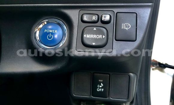 Oofamaa Toyota Aqua Silver Makiinaa iti Nairobi keessatti Nairobi keessatti Oofamaa Toyota Aqua Silver Makiinaa iti Nairobi keessatti Nairobi keessatti