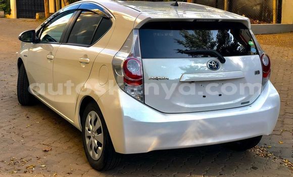 Oofamaa Toyota Aqua Silver Makiinaa iti Nairobi keessatti Nairobi keessatti Oofamaa Toyota Aqua Silver Makiinaa iti Nairobi keessatti Nairobi keessatti