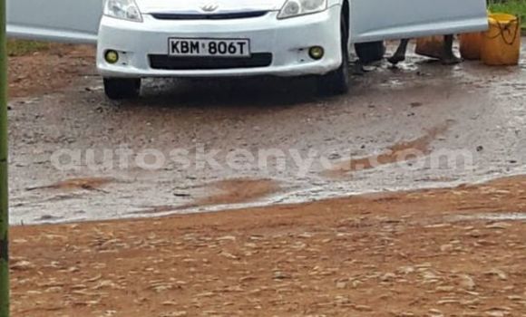 Nunua Ilio tumika Toyota Wish Nyeupe Gari ndani ya Nairobi nchini Nairobi