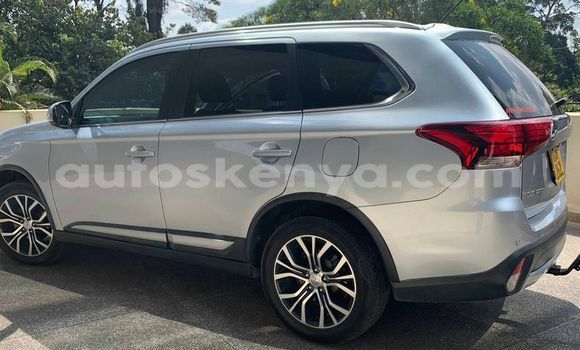 Nunua Ilio tumika Mitsubishi Outlander Fedha Gari ndani ya Nairobi nchini Nairobi Nunua Ilio tumika Mitsubishi Outlander Fedha Gari ndani ya Nairobi nchini Nairobi