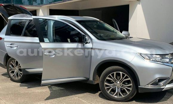 Nunua Ilio tumika Mitsubishi Outlander Fedha Gari ndani ya Nairobi nchini Nairobi Nunua Ilio tumika Mitsubishi Outlander Fedha Gari ndani ya Nairobi nchini Nairobi