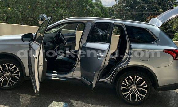 Nunua Ilio tumika Mitsubishi Outlander Fedha Gari ndani ya Nairobi nchini Nairobi Nunua Ilio tumika Mitsubishi Outlander Fedha Gari ndani ya Nairobi nchini Nairobi