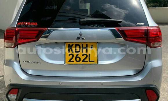 Nunua Ilio tumika Mitsubishi Outlander Fedha Gari ndani ya Nairobi nchini Nairobi Nunua Ilio tumika Mitsubishi Outlander Fedha Gari ndani ya Nairobi nchini Nairobi