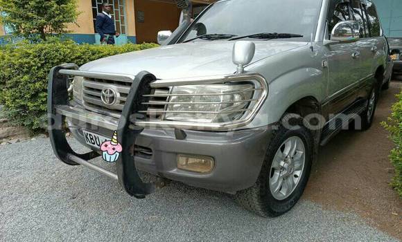 Nunua Ilio tumika Toyota Land Cruiser Fedha Gari ndani ya Nairobi nchini Nairobi Nunua Ilio tumika Toyota Land Cruiser Fedha Gari ndani ya Nairobi nchini Nairobi