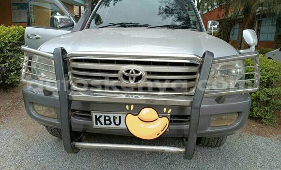 Nunua Ilio tumika Toyota Land Cruiser Fedha Gari ndani ya Nairobi nchini Nairobi Nunua Ilio tumika Toyota Land Cruiser Fedha Gari ndani ya Nairobi nchini Nairobi