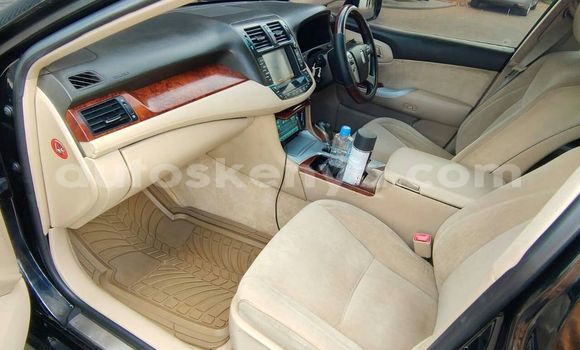 Nunua Ilio tumika Toyota Crown Nyeusi Gari ndani ya Nairobi nchini Nairobi Nunua Ilio tumika Toyota Crown Nyeusi Gari ndani ya Nairobi nchini Nairobi