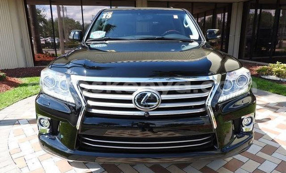 Nunua Ilio tumika Lexus LX 570 Nyeusi Gari ndani ya Nairobi nchini Nairobi