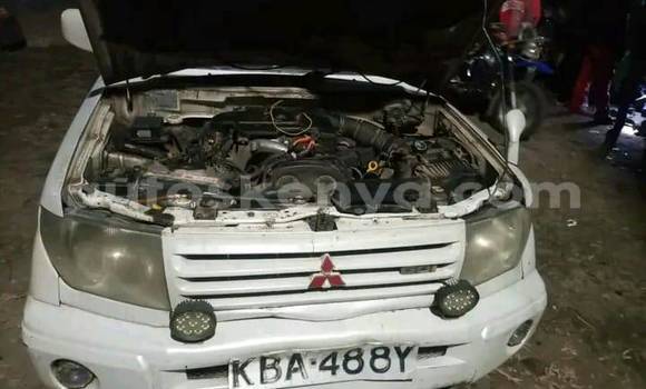 Nunua Ilio tumika Mitsubishi Pajero iO Nyeupe Gari ndani ya Nairobi nchini Nairobi Nunua Ilio tumika Mitsubishi Pajero iO Nyeupe Gari ndani ya Nairobi nchini Nairobi