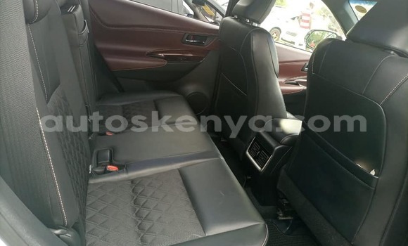 Nunua Ilio tumika Toyota Harrier Nyeupe Gari ndani ya Nairobi nchini Nairobi Nunua Ilio tumika Toyota Harrier Nyeupe Gari ndani ya Nairobi nchini Nairobi