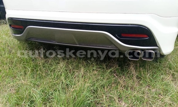 Nunua Ilio tumika Toyota Harrier Nyeupe Gari ndani ya Nairobi nchini Nairobi Nunua Ilio tumika Toyota Harrier Nyeupe Gari ndani ya Nairobi nchini Nairobi