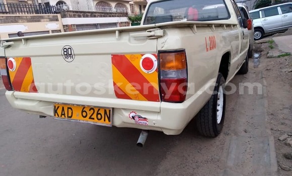 Nunua Ilio tumika Mitsubishi L200 Beige Gari ndani ya Nairobi nchini Nairobi Nunua Ilio tumika Mitsubishi L200 Beige Gari ndani ya Nairobi nchini Nairobi