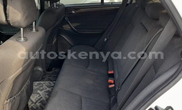 Nunua Ilio tumika Mercedes‒Benz C–Class Nyeupe Gari ndani ya Nairobi nchini Nairobi Nunua Ilio tumika Mercedes‒Benz C–Class Nyeupe Gari ndani ya Nairobi nchini Nairobi