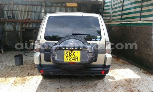 Nunua Ilio tumika Mitsubishi Pajero Beige Gari ndani ya Nairobi nchini Nairobi Nunua Ilio tumika Mitsubishi Pajero Beige Gari ndani ya Nairobi nchini Nairobi