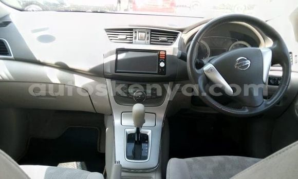 Nunua Ilio tumika Nissan Bluebird Nyekundu Gari ndani ya Nairobi nchini Nairobi Nunua Ilio tumika Nissan Bluebird Nyekundu Gari ndani ya Nairobi nchini Nairobi
