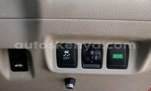 Nunua Ilio tumika Nissan Bluebird Nyekundu Gari ndani ya Nairobi nchini Nairobi Nunua Ilio tumika Nissan Bluebird Nyekundu Gari ndani ya Nairobi nchini Nairobi