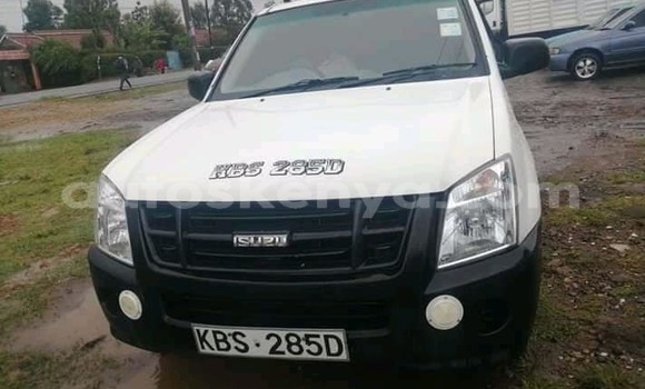 Nunua Ilio tumika Isuzu D–MAX Nyeupe Gari ndani ya Nairobi nchini Nairobi Nunua Ilio tumika Isuzu D–MAX Nyeupe Gari ndani ya Nairobi nchini Nairobi