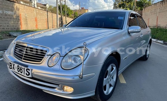 Nunua Ilio tumika Mercedes‒Benz E–Class Fedha Gari ndani ya Nairobi nchini Nairobi