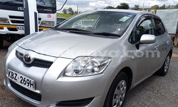 Nunua Ilio tumika Toyota Auris Fedha Gari ndani ya Nairobi nchini Nairobi