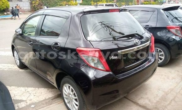 Nunua Ilio tumika Toyota Vitz Nyeusi Gari ndani ya Nairobi nchini Nairobi