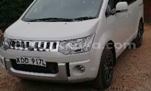 Nunua Ilio tumika Mitsubishi Delica D:5 Nyeupe Gari ndani ya Nairobi nchini Nairobi