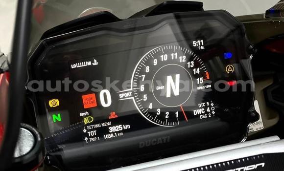 Nunua Ilio tumika Ducati Panigale Nyekundu Bike ndani ya Nairobi nchini Nairobi Nunua Ilio tumika Ducati Panigale Nyekundu Bike ndani ya Nairobi nchini Nairobi
