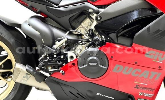 Nunua Ilio tumika Ducati Panigale Nyekundu Bike ndani ya Nairobi nchini Nairobi Nunua Ilio tumika Ducati Panigale Nyekundu Bike ndani ya Nairobi nchini Nairobi
