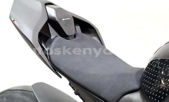 Nunua Ilio tumika Ducati Panigale Nyekundu Bike ndani ya Nairobi nchini Nairobi Nunua Ilio tumika Ducati Panigale Nyekundu Bike ndani ya Nairobi nchini Nairobi
