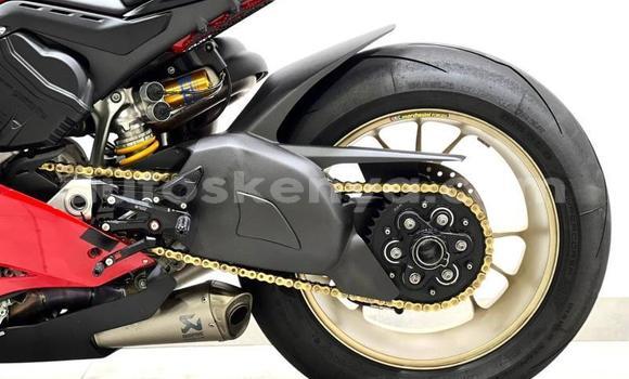 Nunua Ilio tumika Ducati Panigale Nyekundu Bike ndani ya Nairobi nchini Nairobi Nunua Ilio tumika Ducati Panigale Nyekundu Bike ndani ya Nairobi nchini Nairobi