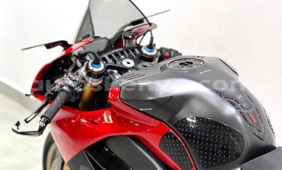 Nunua Ilio tumika Ducati Panigale Nyekundu Bike ndani ya Nairobi nchini Nairobi Nunua Ilio tumika Ducati Panigale Nyekundu Bike ndani ya Nairobi nchini Nairobi
