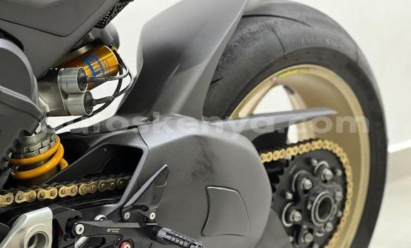 Nunua Ilio tumika Ducati Panigale Nyekundu Bike ndani ya Nairobi nchini Nairobi Nunua Ilio tumika Ducati Panigale Nyekundu Bike ndani ya Nairobi nchini Nairobi
