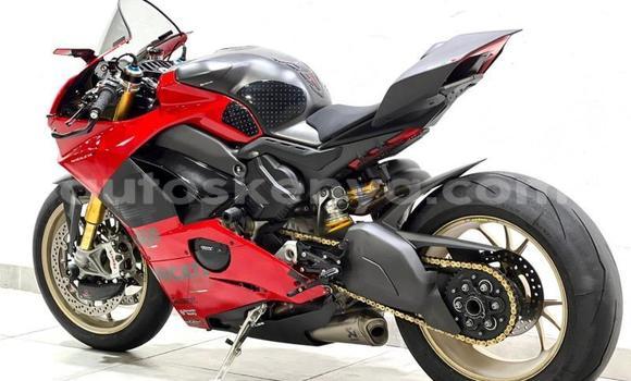 Nunua Ilio tumika Ducati Panigale Nyekundu Bike ndani ya Nairobi nchini Nairobi Nunua Ilio tumika Ducati Panigale Nyekundu Bike ndani ya Nairobi nchini Nairobi