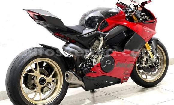 Nunua Ilio tumika Ducati Panigale Nyekundu Bike ndani ya Nairobi nchini Nairobi Nunua Ilio tumika Ducati Panigale Nyekundu Bike ndani ya Nairobi nchini Nairobi