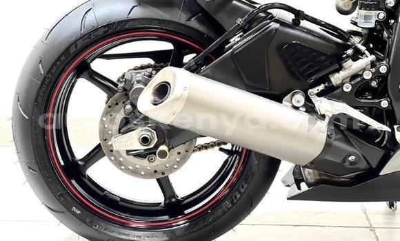 Nunua Ilio tumika Yamaha YZ Fedha Bike ndani ya Mombasa nchini Kenya ya Pwani Nunua Ilio tumika Yamaha YZ Fedha Bike ndani ya Mombasa nchini Kenya ya Pwani