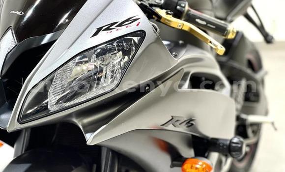 Nunua Ilio tumika Yamaha YZ Fedha Bike ndani ya Mombasa nchini Kenya ya Pwani Nunua Ilio tumika Yamaha YZ Fedha Bike ndani ya Mombasa nchini Kenya ya Pwani