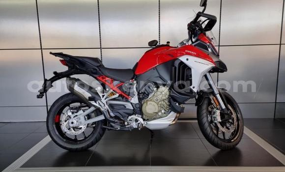Nunua Ilio tumika Ducati Multistrada Nyekundu Bike ndani ya Mombasa nchini Kenya ya Pwani Nunua Ilio tumika Ducati Multistrada Nyekundu Bike ndani ya Mombasa nchini Kenya ya Pwani