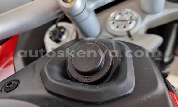 Nunua Ilio tumika Ducati Multistrada Nyekundu Bike ndani ya Mombasa nchini Kenya ya Pwani Nunua Ilio tumika Ducati Multistrada Nyekundu Bike ndani ya Mombasa nchini Kenya ya Pwani