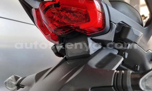 Nunua Ilio tumika Ducati Multistrada Nyekundu Bike ndani ya Mombasa nchini Kenya ya Pwani Nunua Ilio tumika Ducati Multistrada Nyekundu Bike ndani ya Mombasa nchini Kenya ya Pwani