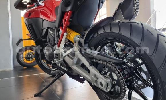 Nunua Ilio tumika Ducati Multistrada Nyekundu Bike ndani ya Mombasa nchini Kenya ya Pwani Nunua Ilio tumika Ducati Multistrada Nyekundu Bike ndani ya Mombasa nchini Kenya ya Pwani
